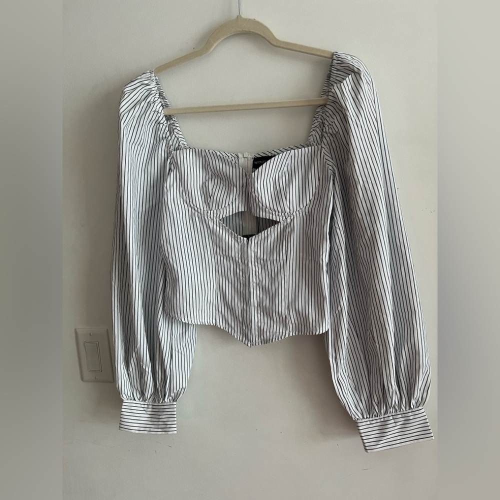 PrettyLittleThing White Striped Long Sleeve Bustier Top Size 4 NWT Keyhole Front - Picture 3 of 4
